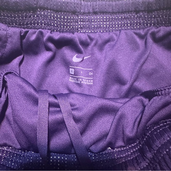 Nike Running Shorts - Picture 2 of 4
